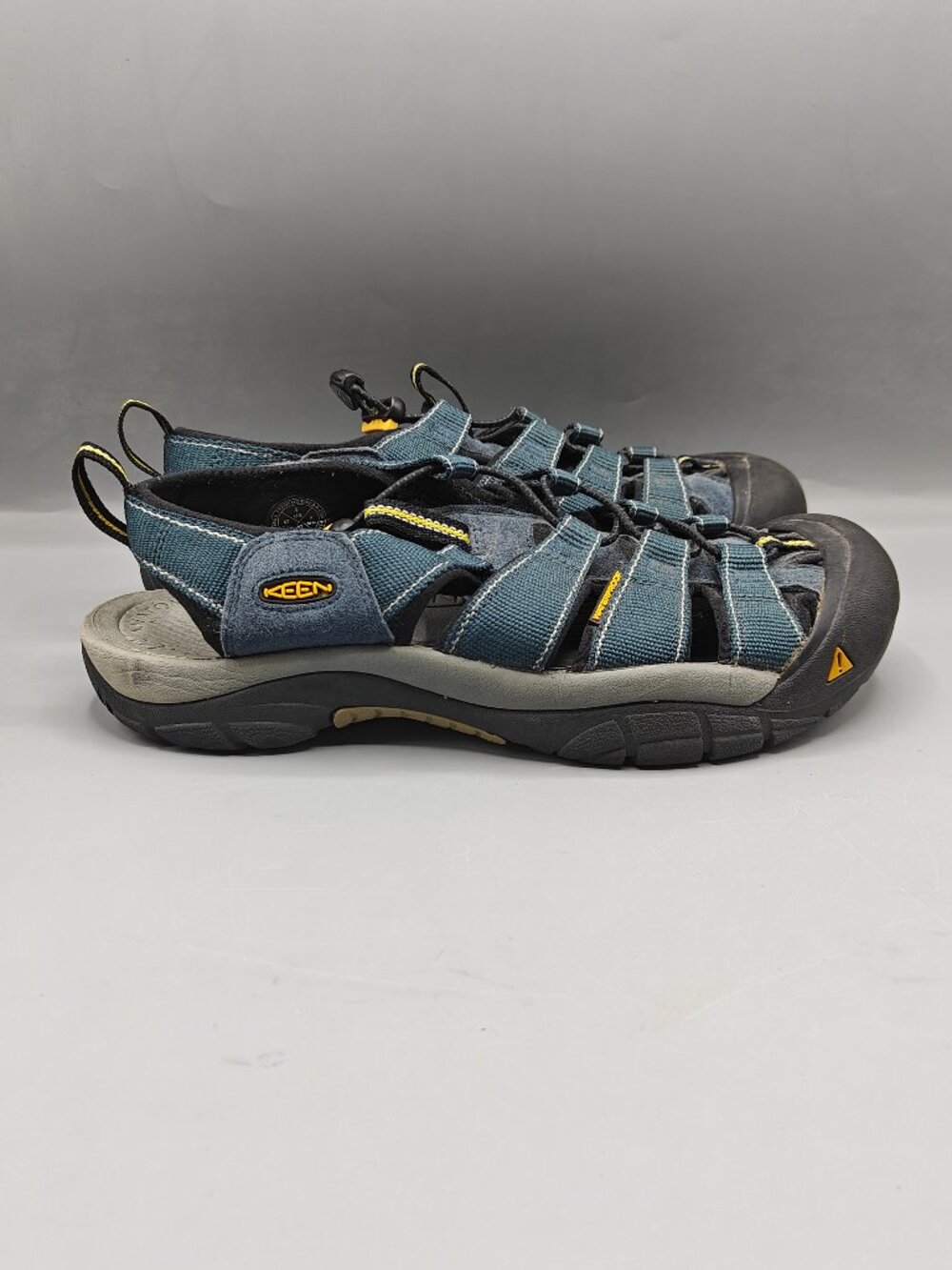Keen Newport H2 Waterproof Shoes Sandals Men's  Sz 9 Navy Blue Pre-Owned